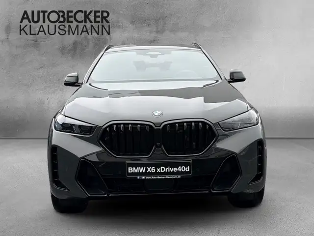 BMW X6 view 5