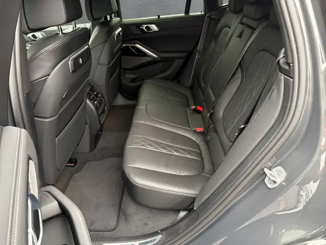 BMW X6 view 13