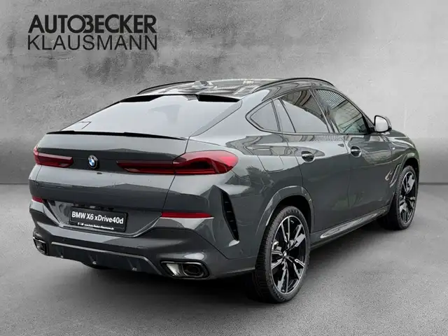 BMW X6 view 2