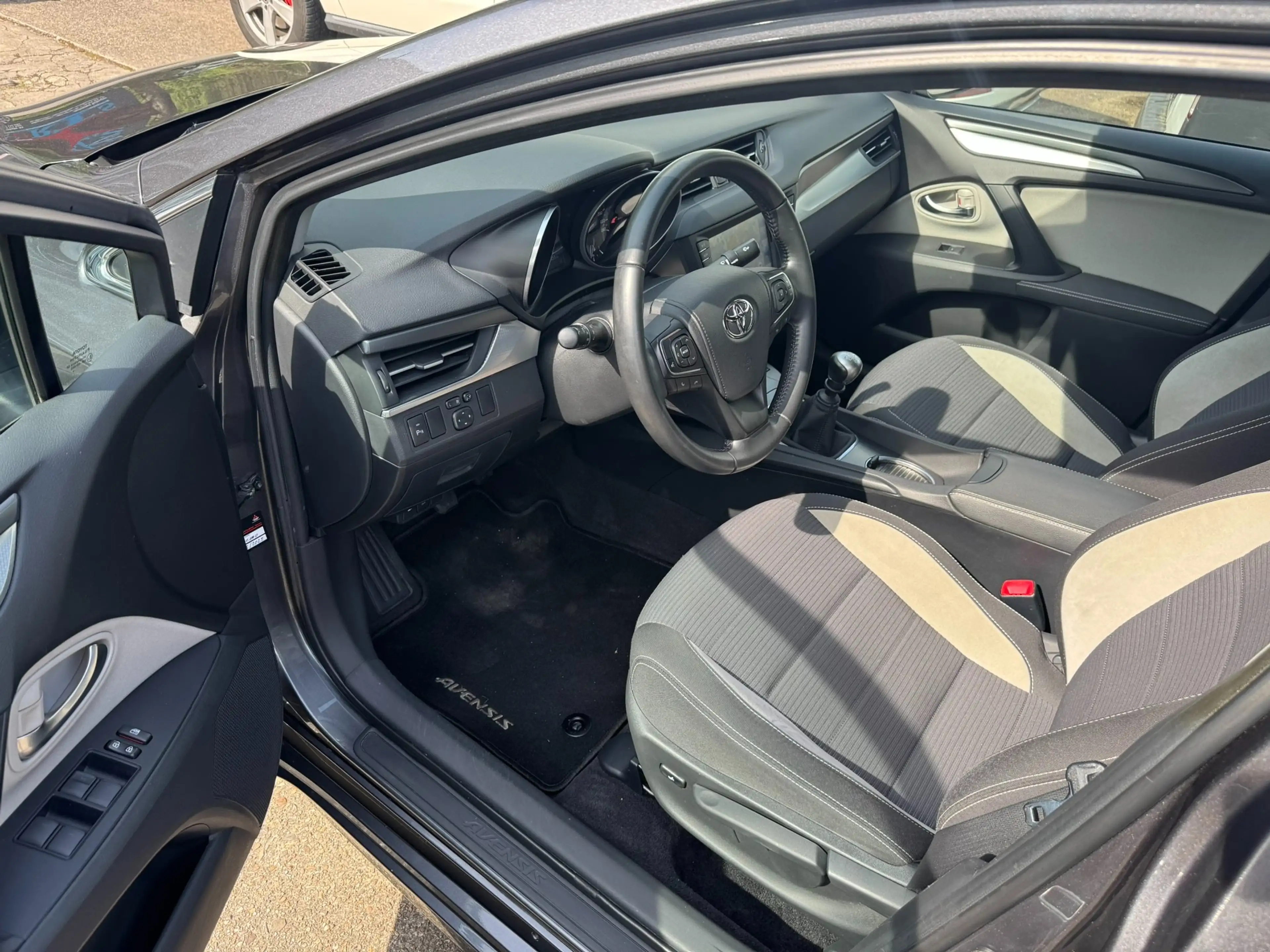 Toyota Avensis Business Edition/1.Hand/1.8/Navi/Kamera — photo 12