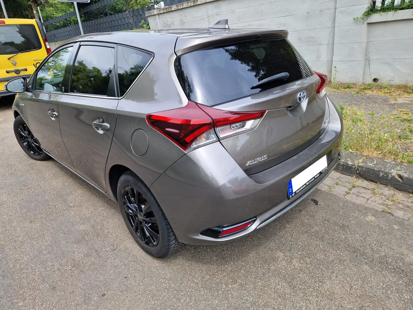 Toyota Auris Auris Hybrid 1.8 VVT-i Hybrid Automatik Team Deuts Bronz - 2