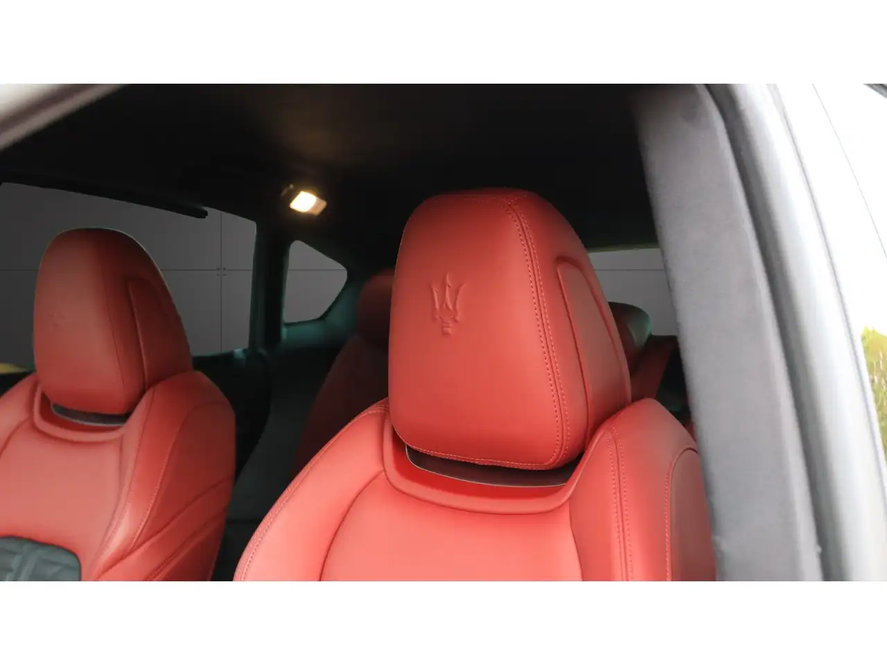 Maserati Levante 2023 — фото 12