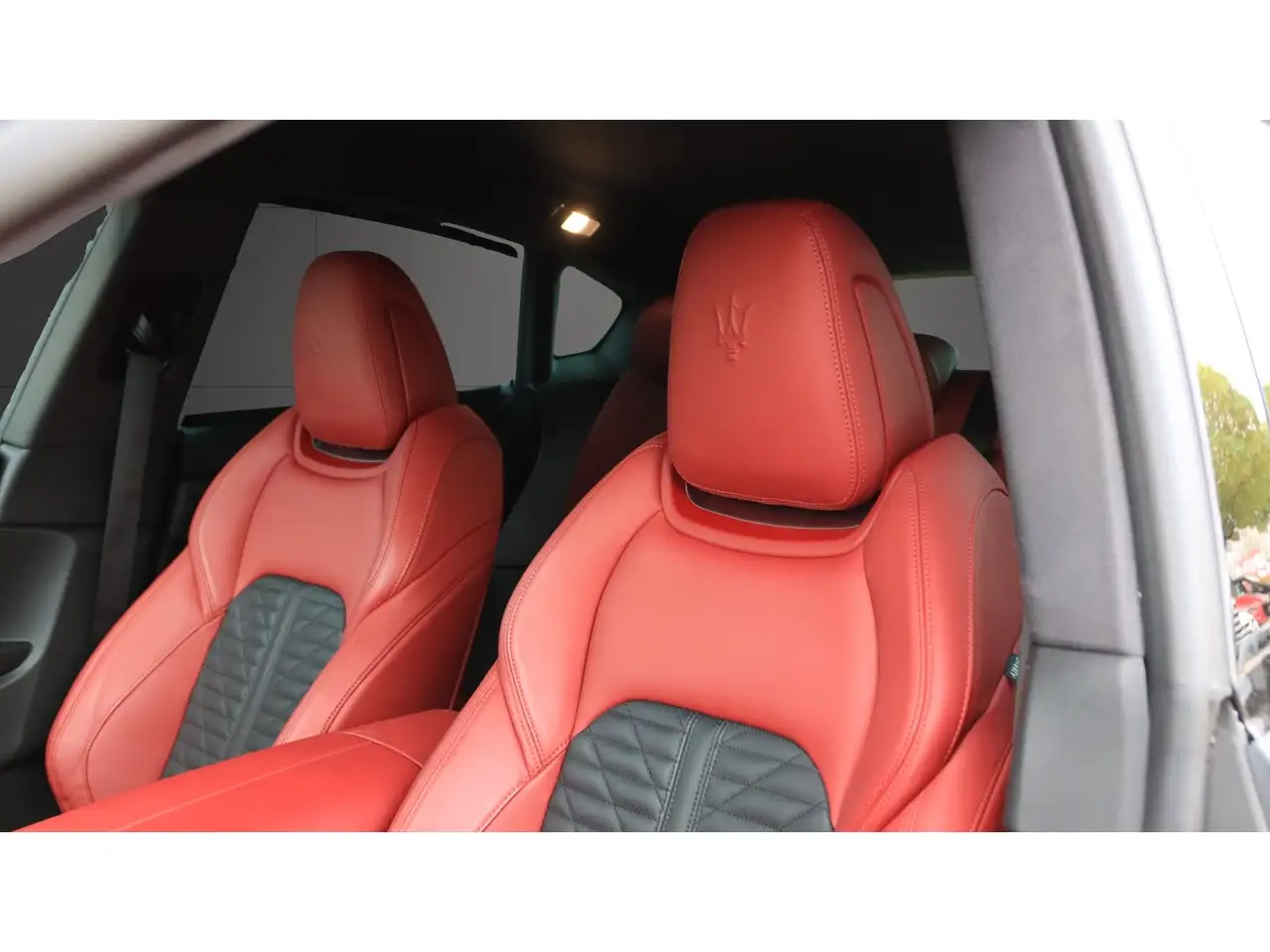 Maserati Levante 2023 — фото 13
