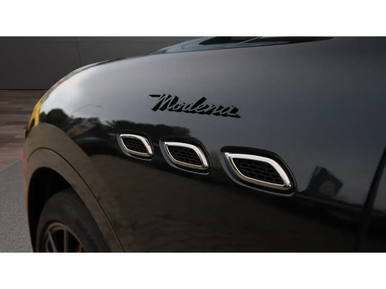 Maserati Levante 2023 — фото 11