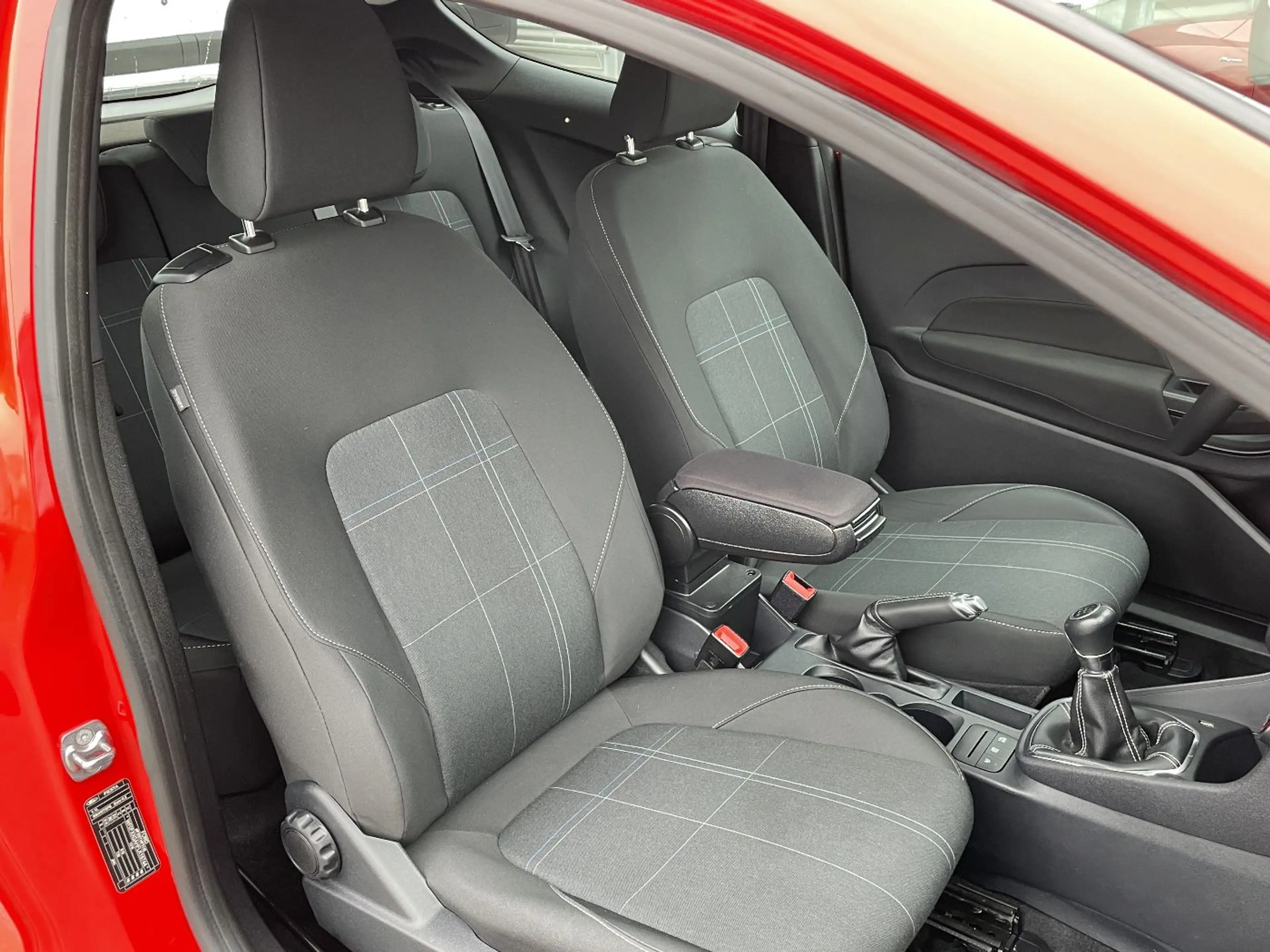 Ford Fiesta Cool & Connect 3tg Navi Tempomat PDC SHZ — photo 12