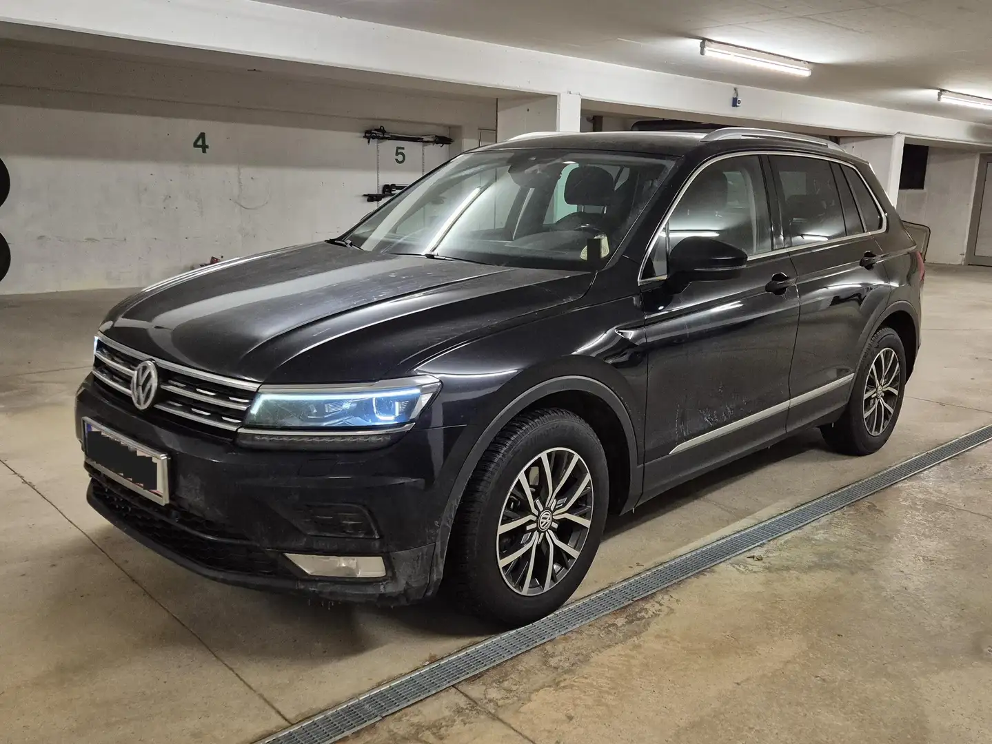 Volkswagen Tiguan Tiguan 2,0 TDI SCR Comfortline Comfortline Schwarz - 1