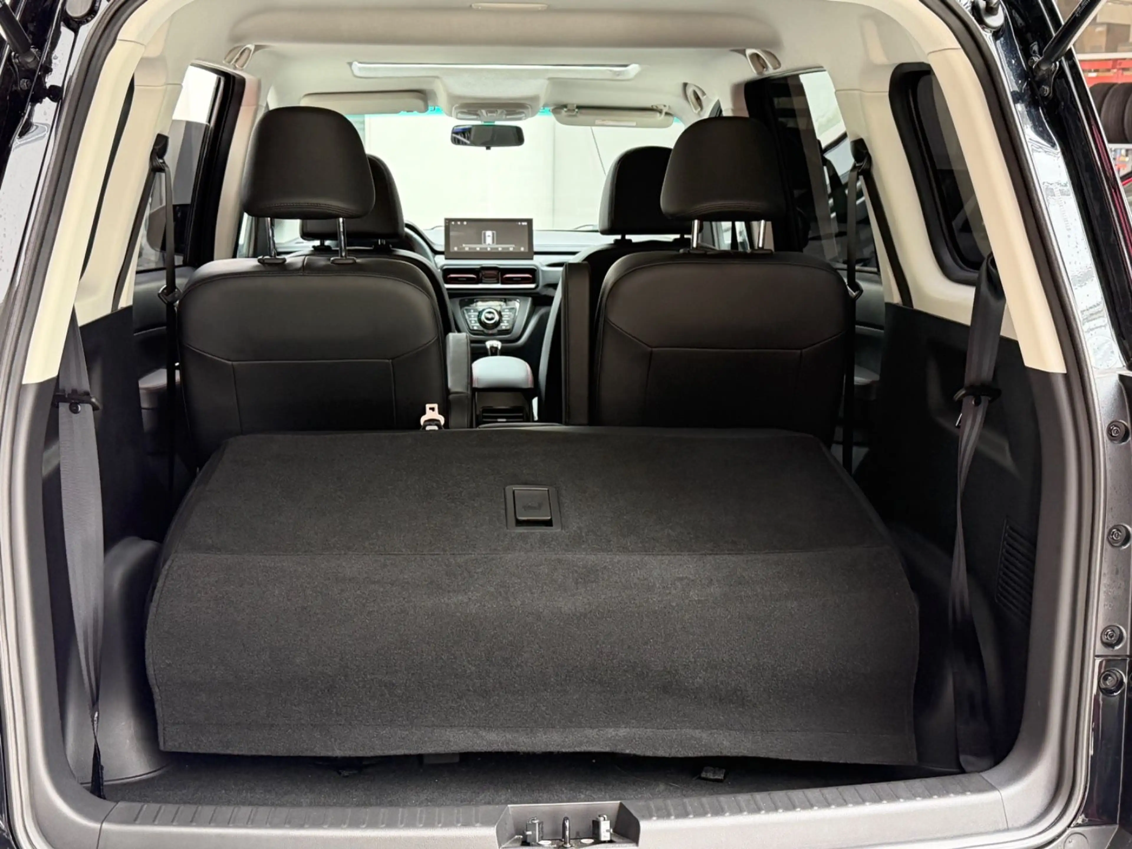 SWM G03 1.5 Navi+7-Sitze+Kamera+DAB+Schiebedach+PDC — photo 8