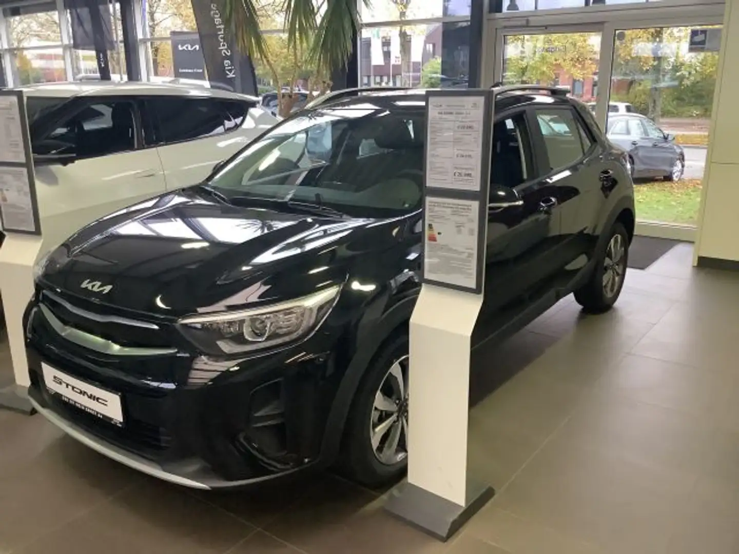 Kia Stonic 1.2 Vision Noir - 1
