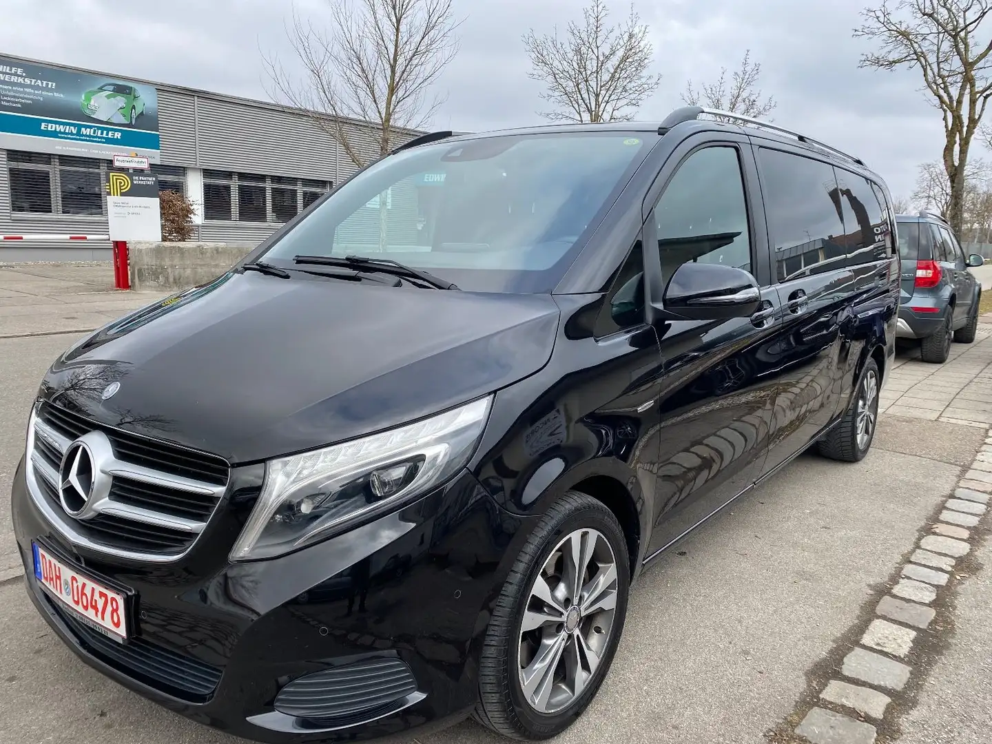 Mercedes-Benz V 250 d AVANTGARDE EDITION extral. Negro - 2