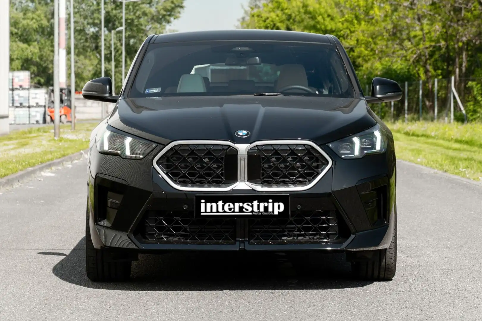 BMW X2 xDrive20d M SPORT.LED.PANO.H/K.DR.ASS.PR.ASS. Schwarz - 2