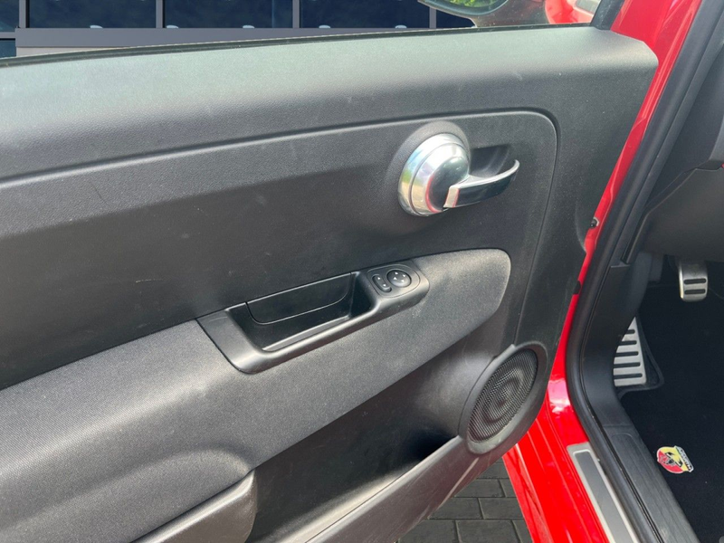 Abarth 500C 1.4 T-Jet 16V 595 — photo 11