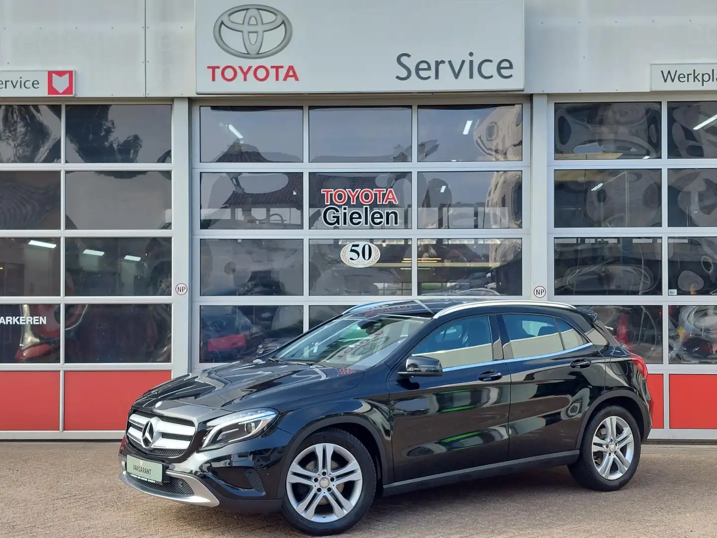 Mercedes-Benz GLA 200 Automaat Urban Ambition | Navigatie, Camera, Cruis Zwart - 2