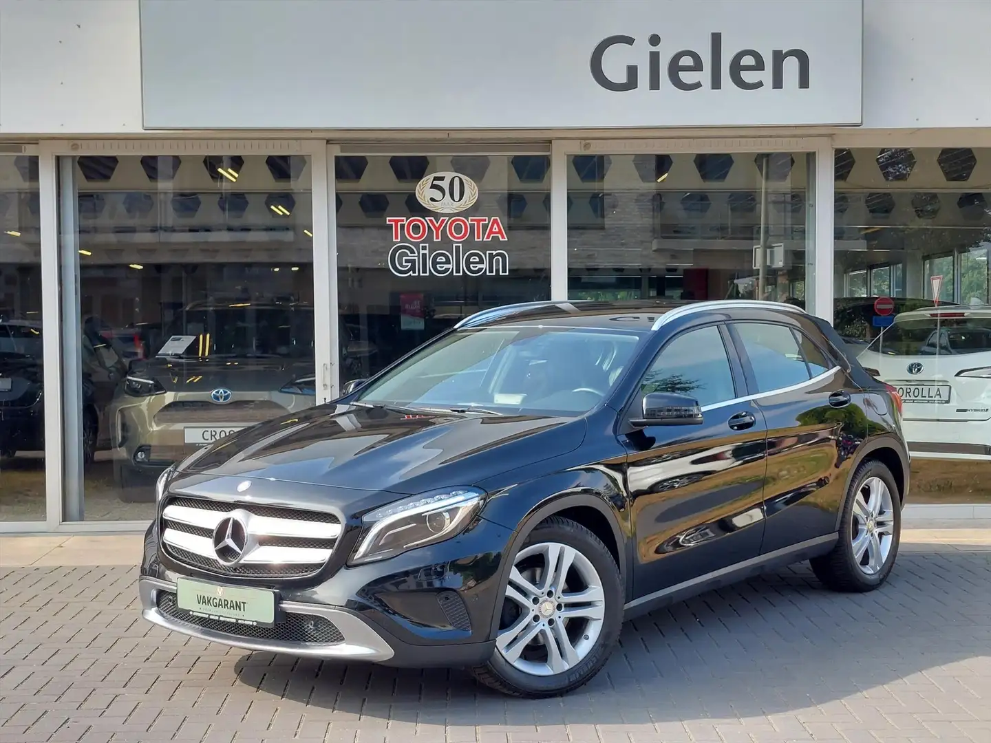 Mercedes-Benz GLA 200 Automaat Urban Ambition | Navigatie, Camera, Cruis Zwart - 1