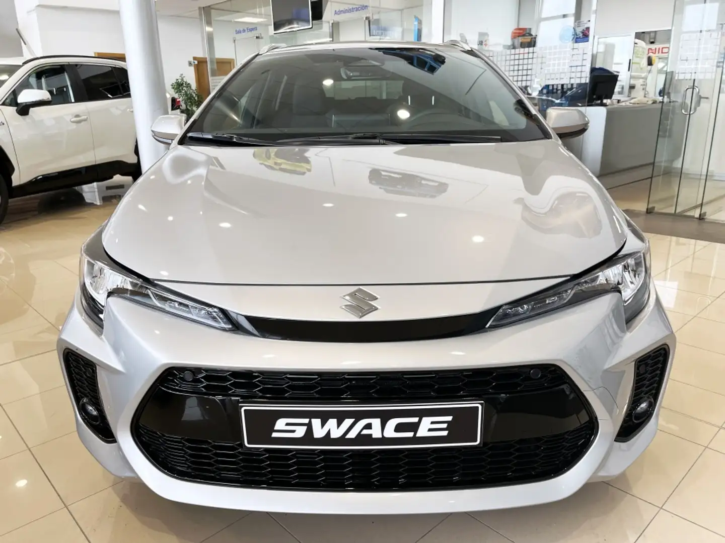 Suzuki Swace Familiar Automático de 5 Puertas Gris - 2