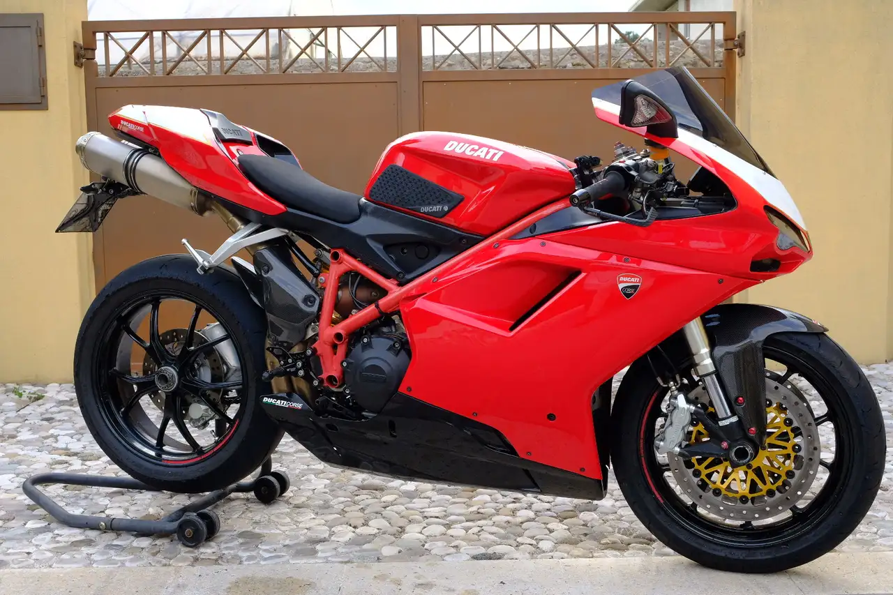 Ducati 848