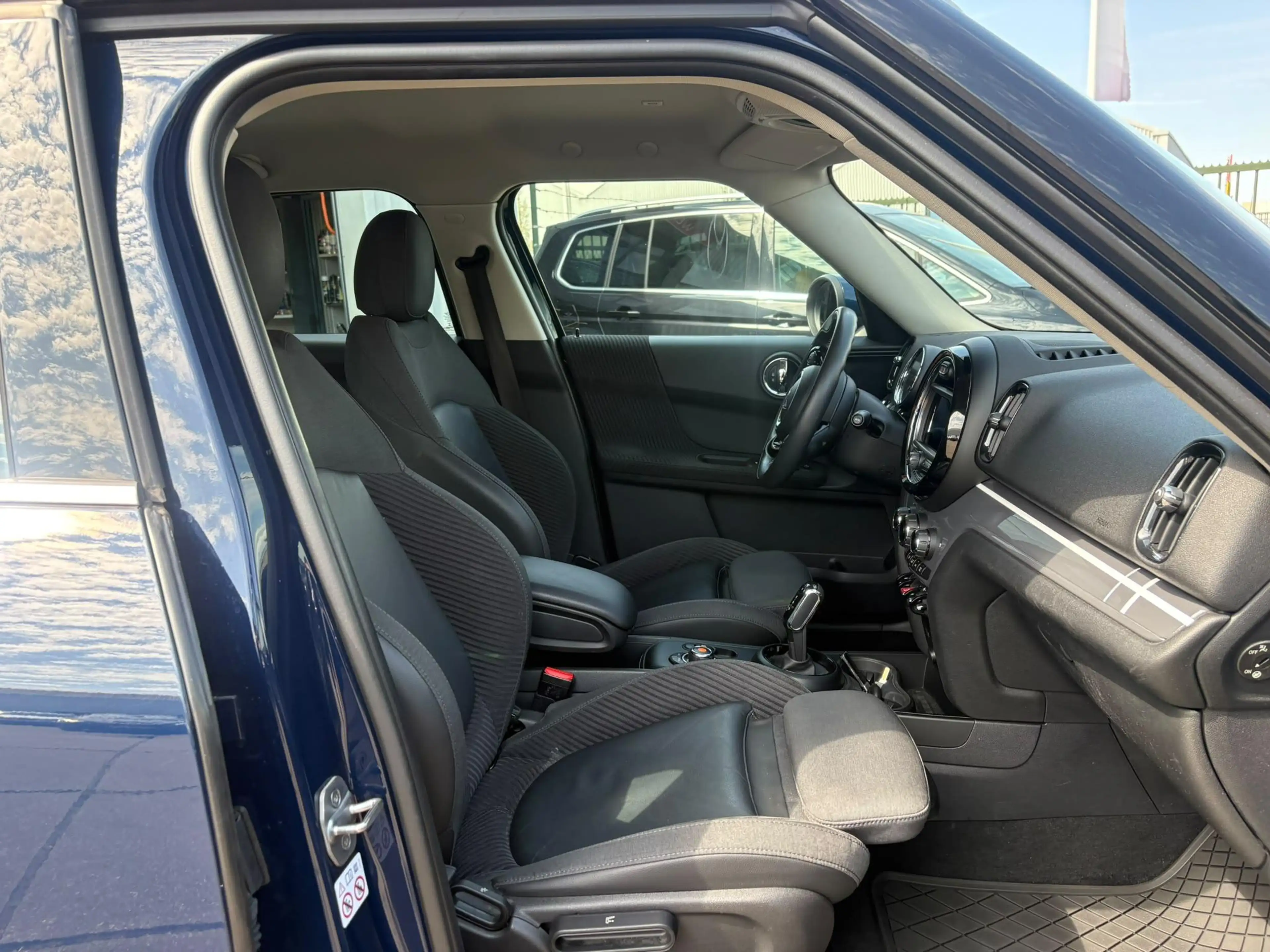 MINI Cooper Countryman 1.5 Dutch Made Edition Clima, cruise, pdc, trekhaa — photo 11