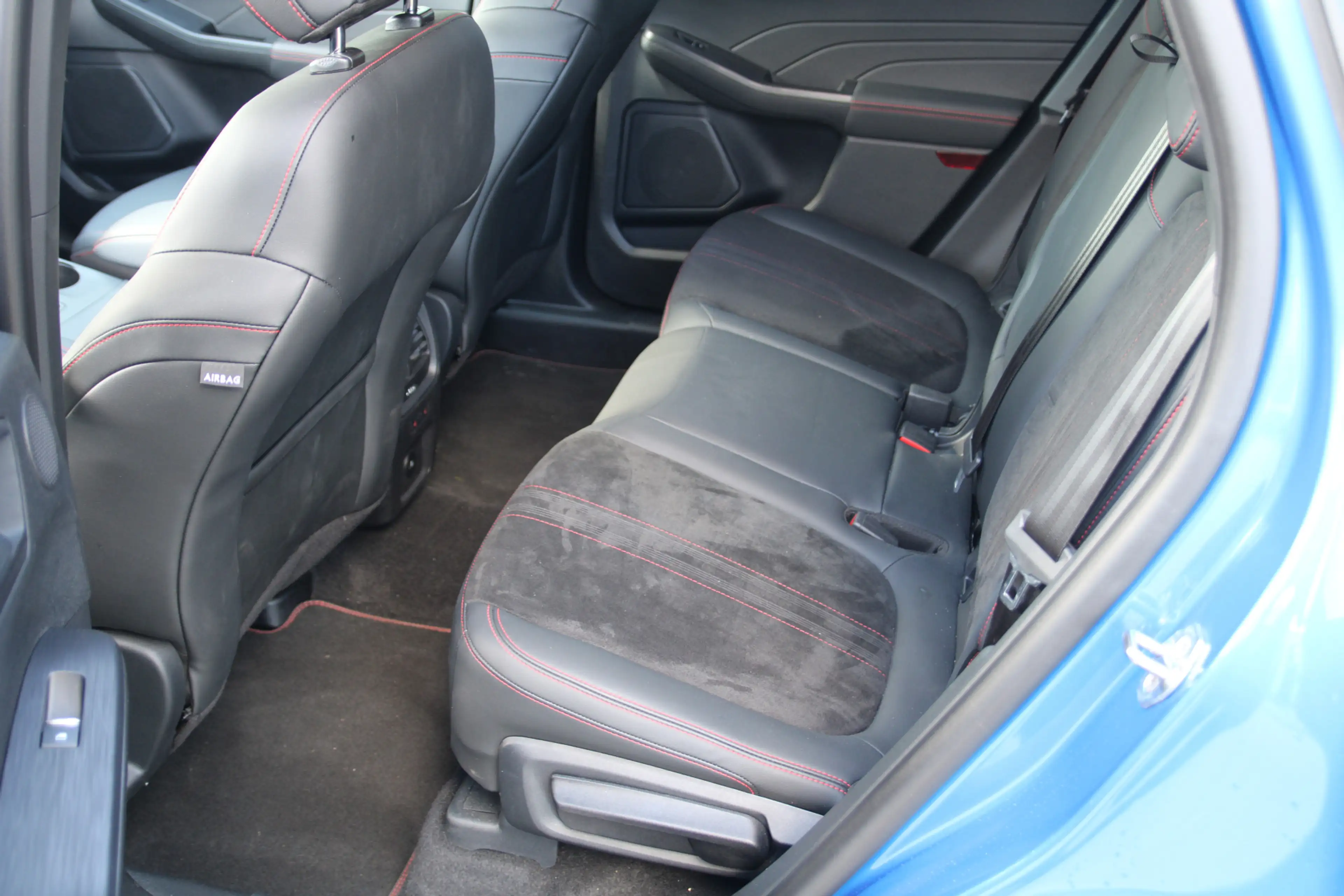 Ford Kuga 2.5 PHEV ST-Line X MATRIX LED | AGR STOELEN | B&O — photo 17