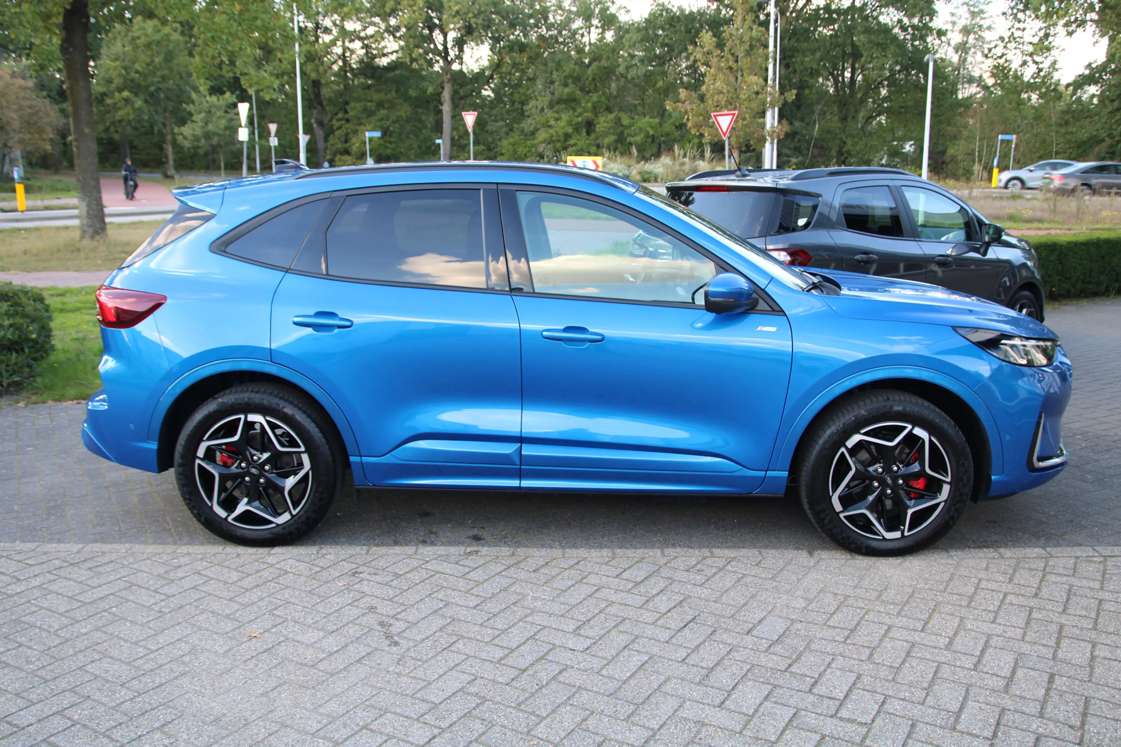Ford Kuga 2.5 PHEV ST-Line X MATRIX LED | AGR STOELEN | B&O — photo 4