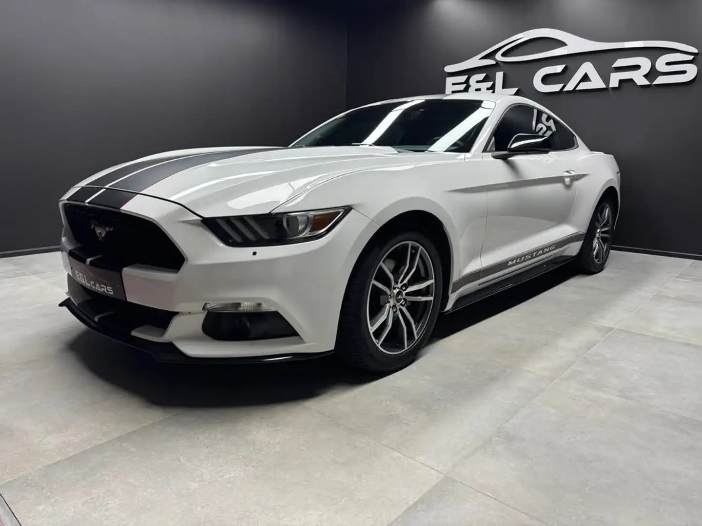 Ford Mustang Mustang 2.3 EcoBoost **12 mois de garantie** Blanc - 1