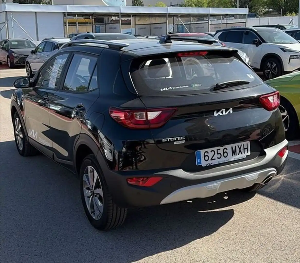 Kia Stonic 1.0 T-GDi 74kW (100CV) MHEV MT Concept Negro - 2