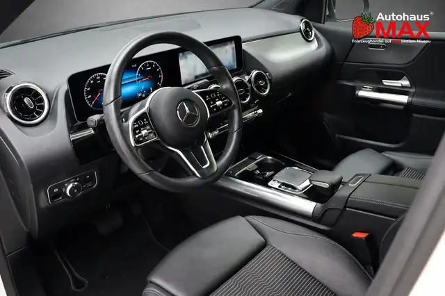 Mercedes-Benz B Class view 12