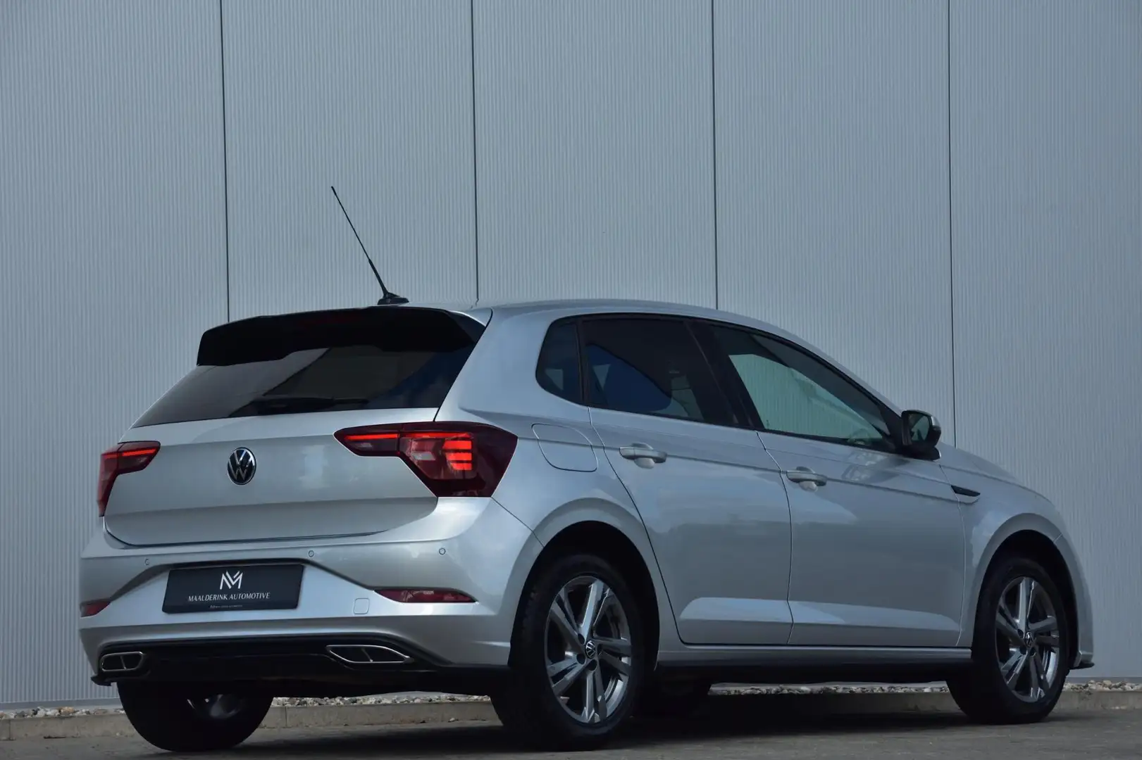 Volkswagen Polo 1.0 TSI R-Line 3x, Navi, App-Connect, Parkeersenso Grijs - 2
