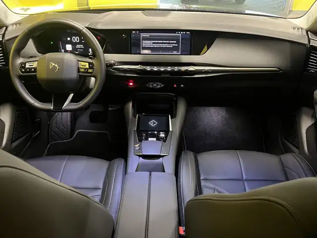 DS Automobiles DS 4 view 6