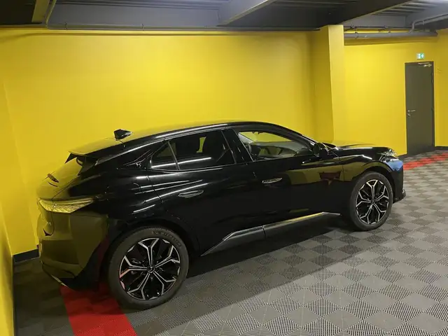 DS Automobiles DS 4 view 20