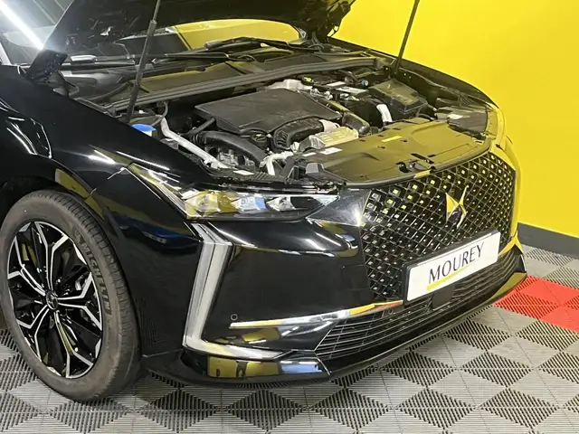 DS Automobiles DS 4 view 12