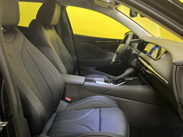 DS Automobiles DS 4 view 15