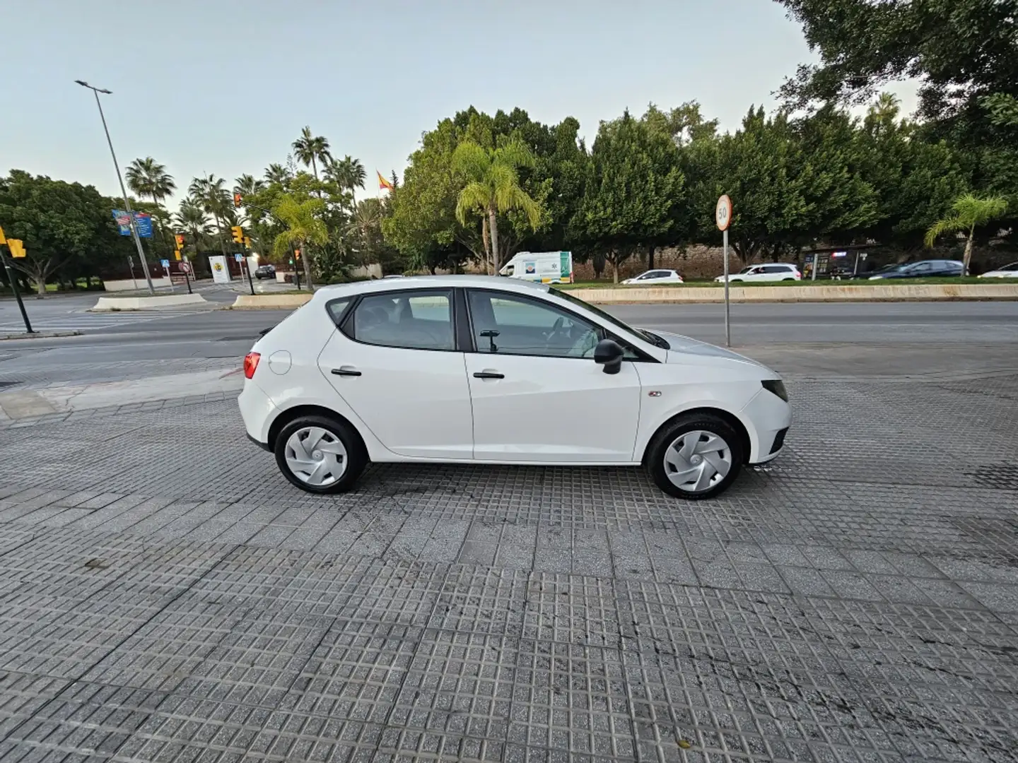 SEAT Ibiza 1.4TDi Rock&Roll 80 Blanc - 2