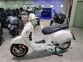 Vespa GTS 300 Wit - thumbnail 3