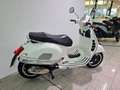 Vespa GTS 300 Wit - thumbnail 2