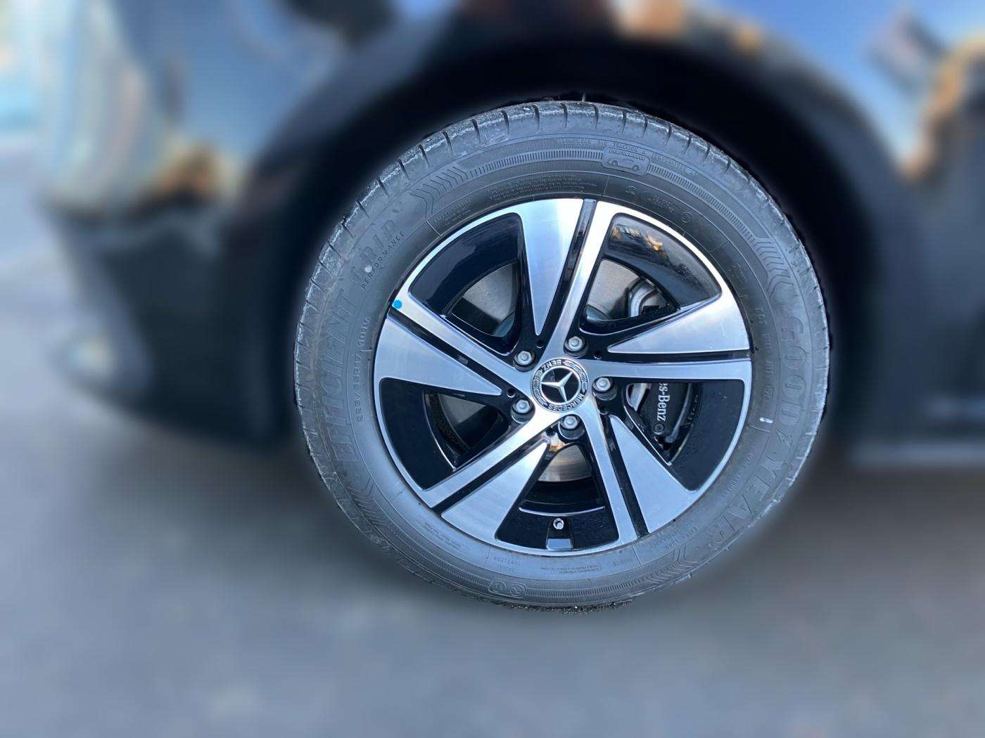 Mercedes-Benz V 250