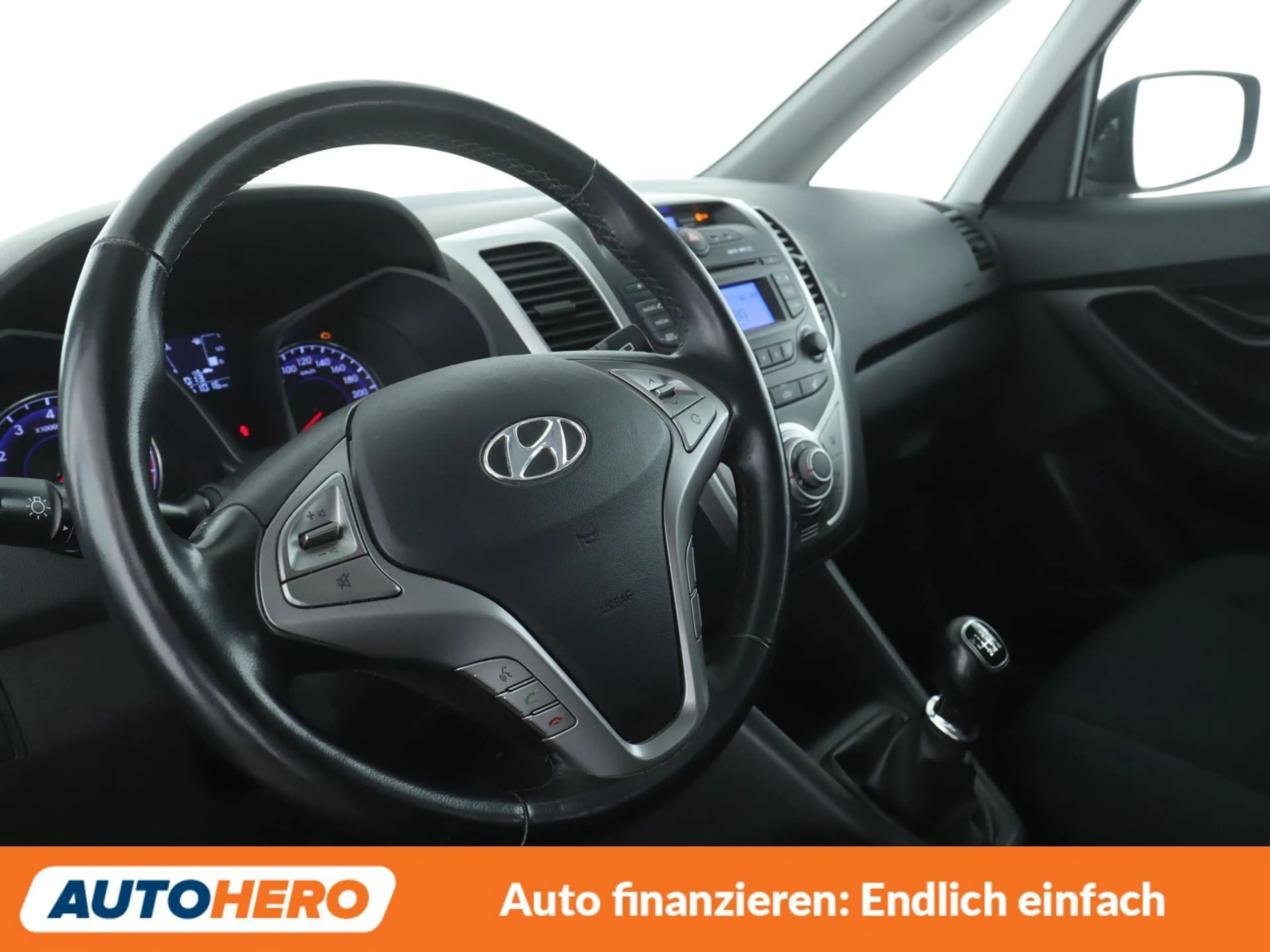 Hyundai iX20 1.6 YES! Blue*PDC*SHZ*ALU*KLIMA* — photo 11
