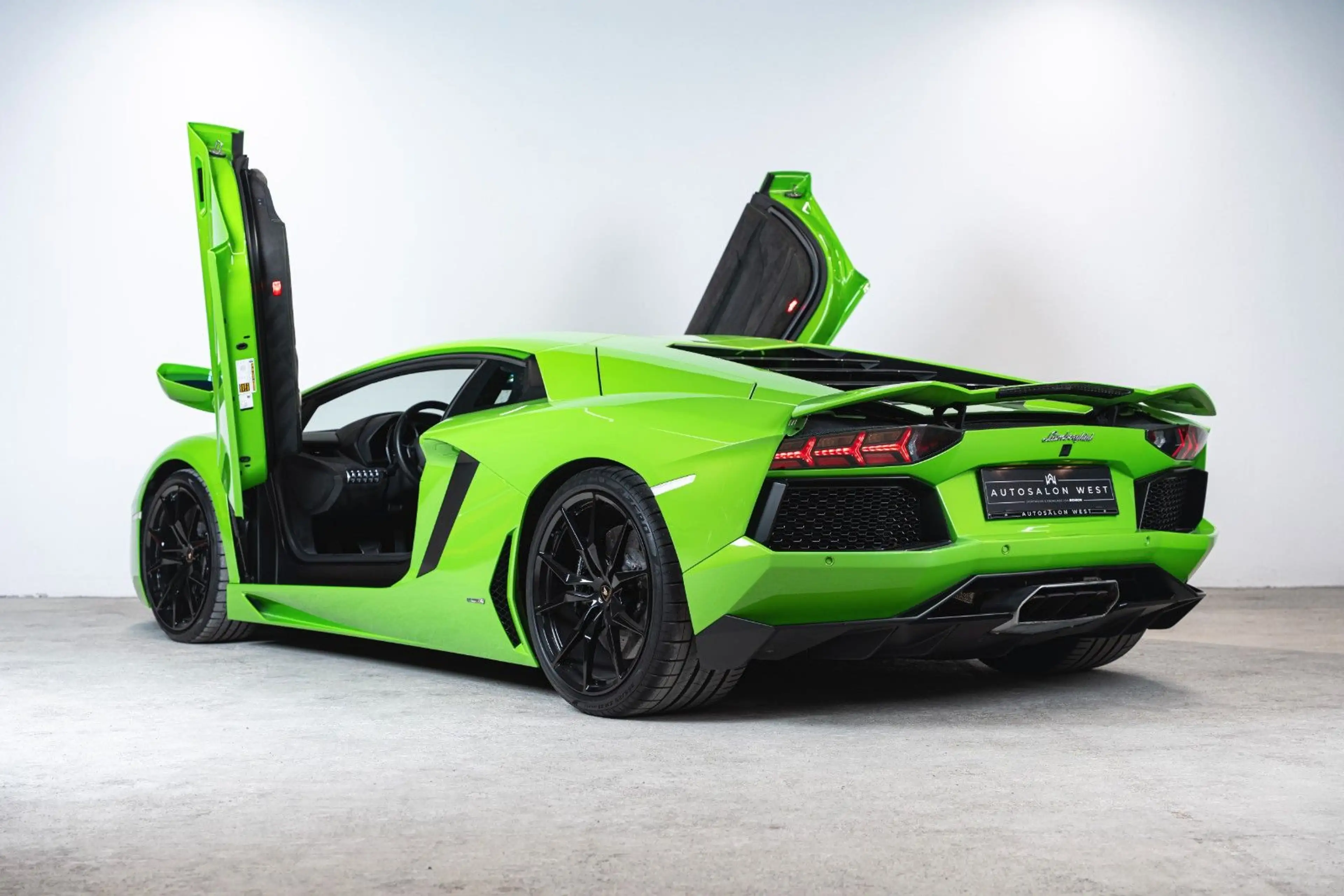 Lamborghini Aventador LP 700-4 *LIFT* BRANDING PACKAGE* — photo 11