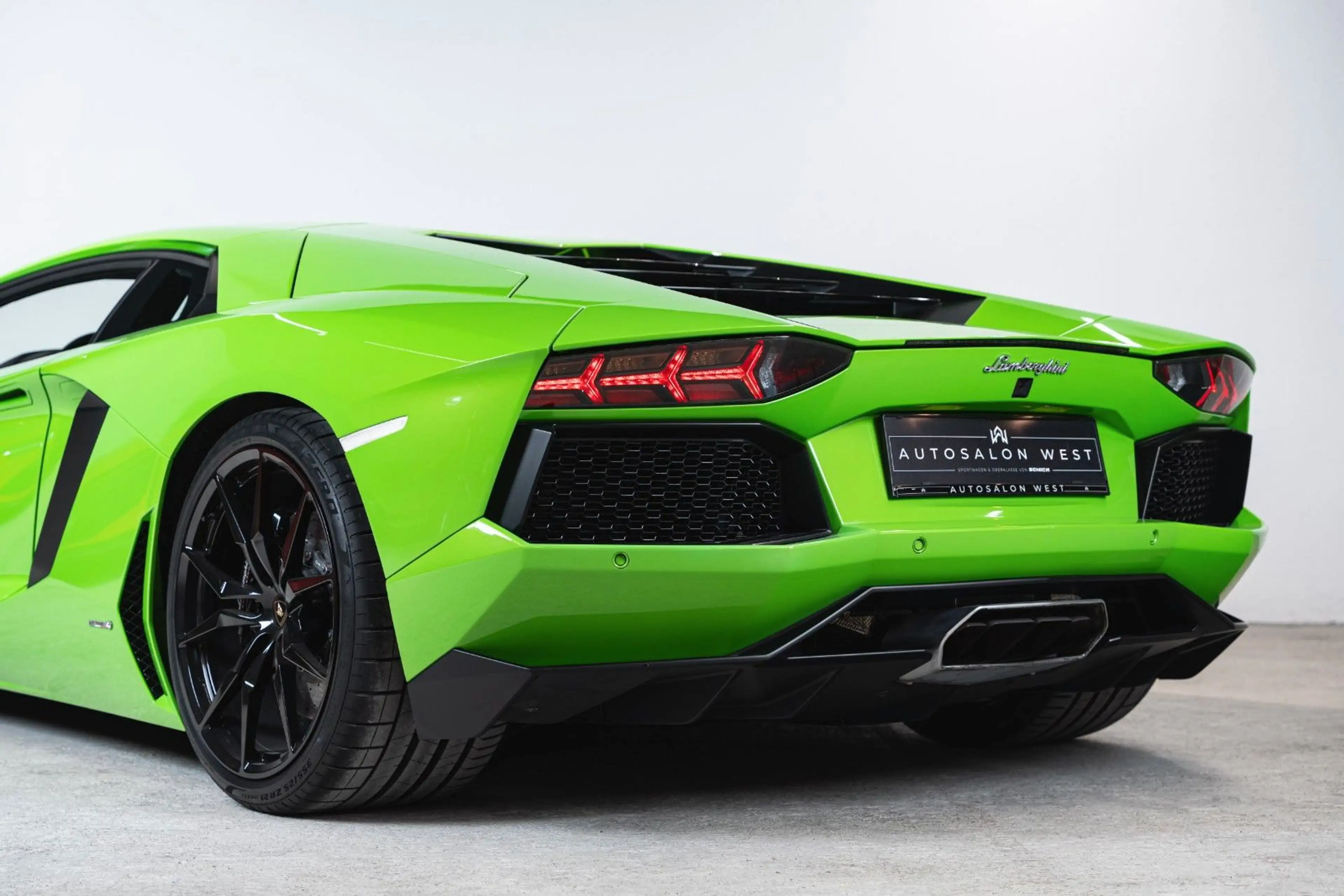Lamborghini Aventador LP 700-4 *LIFT* BRANDING PACKAGE* — photo 13