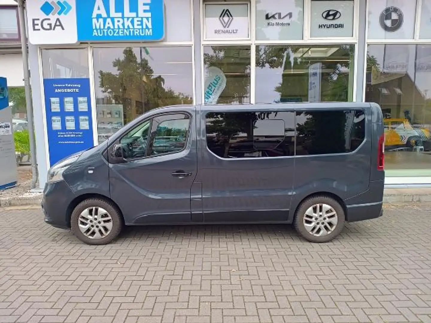 Renault Trafic 1,6 dCi 145 Energy L1H1 SpaceClass BT RFK AHK GJR Grijs - 2