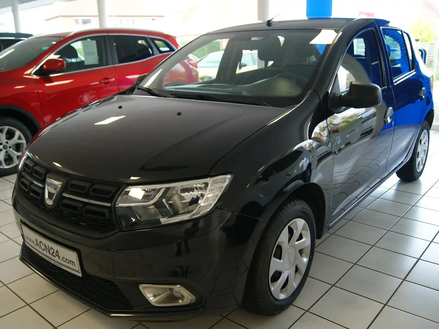 Dacia Sandero Essentiel Schwarz - 1