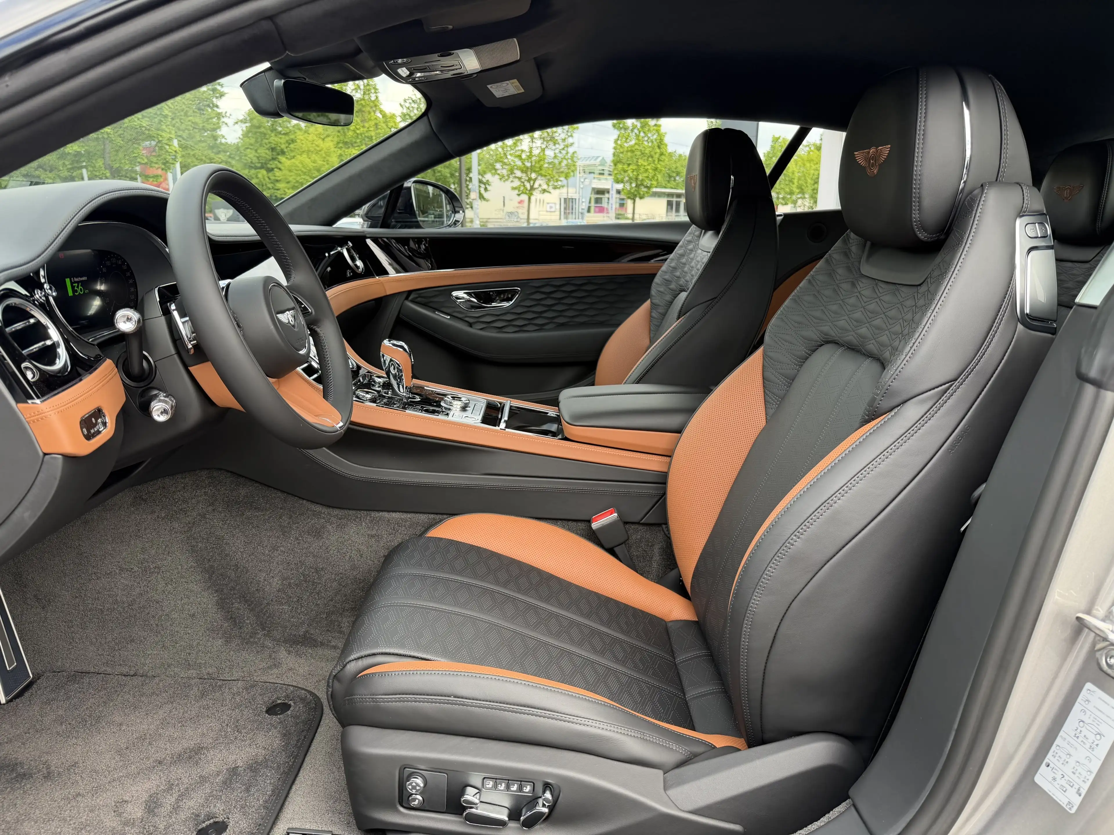 Bentley Continental GT S *Rotating Display*Diamond Quilt* — photo 14