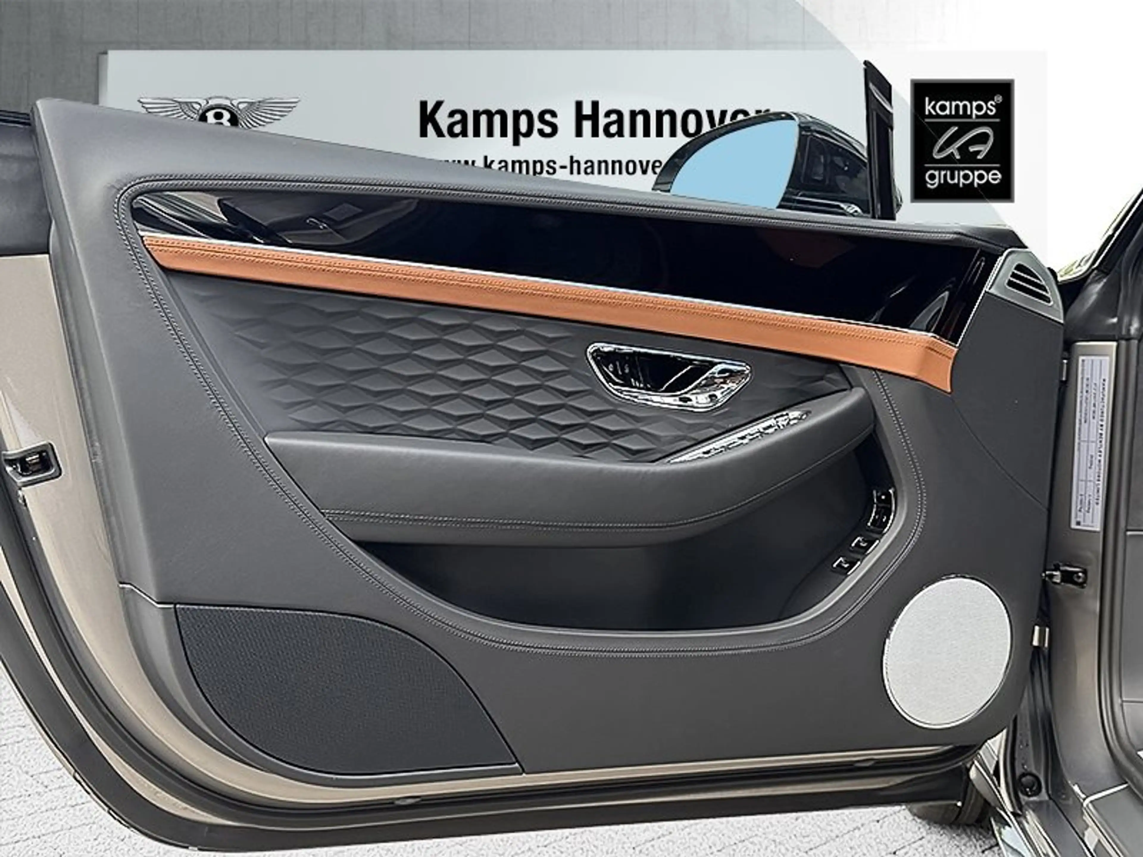 Bentley Continental GT S *Rotating Display*Diamond Quilt* — photo 12