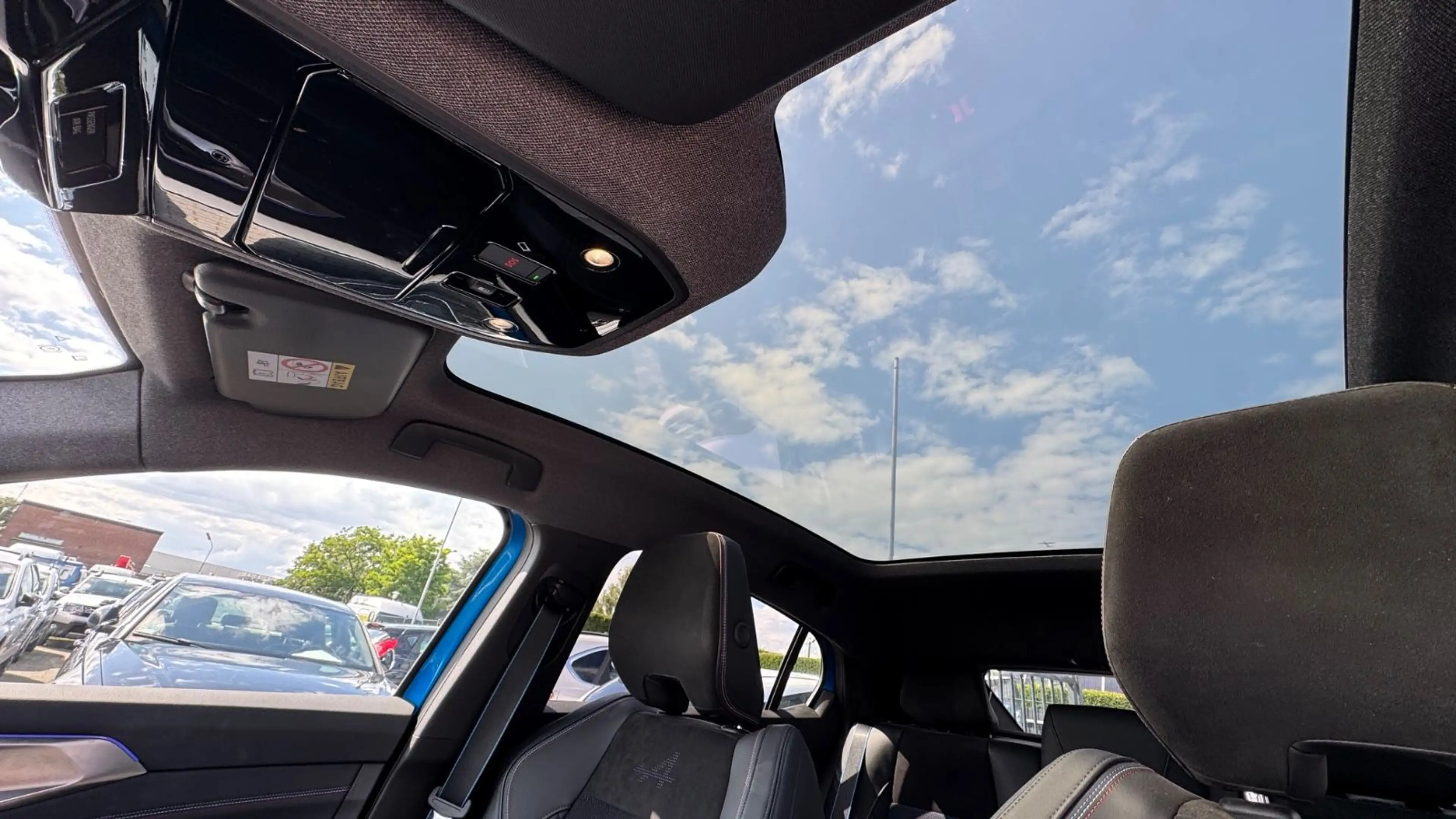 Renault Rafale Hybrid E-Tech 4x4 300 PHEV Esprit Alpine — photo 10
