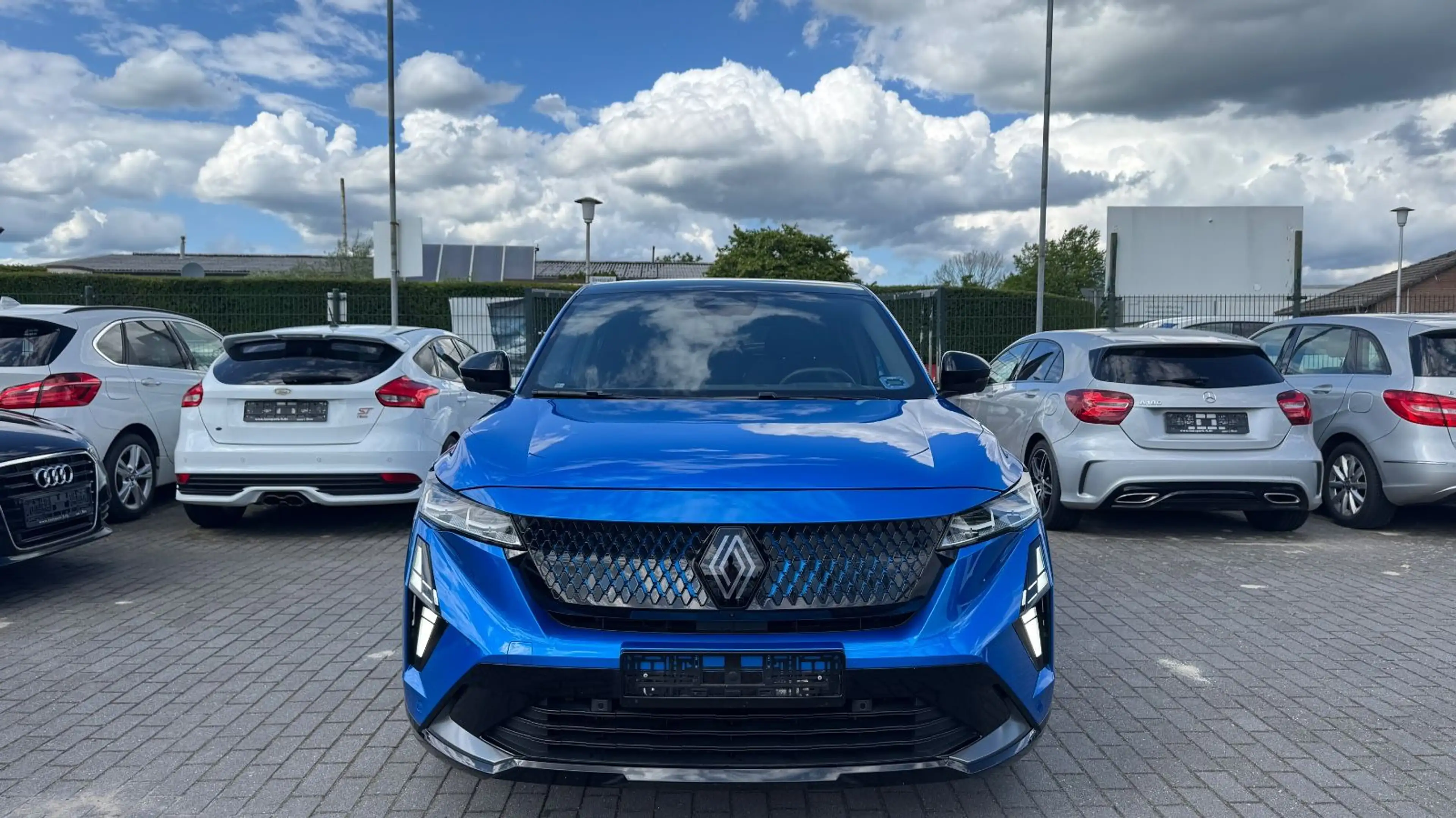 Renault Rafale Hybrid E-Tech 4x4 300 PHEV Esprit Alpine — photo 3