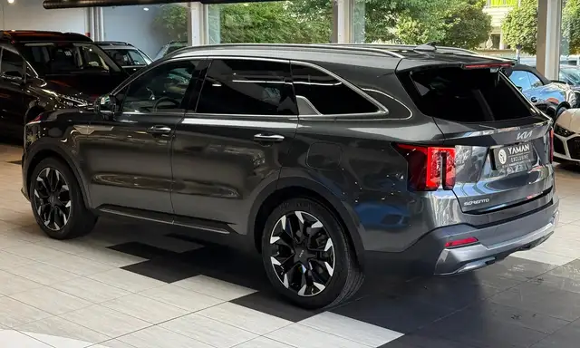 Kia Sorento view 9