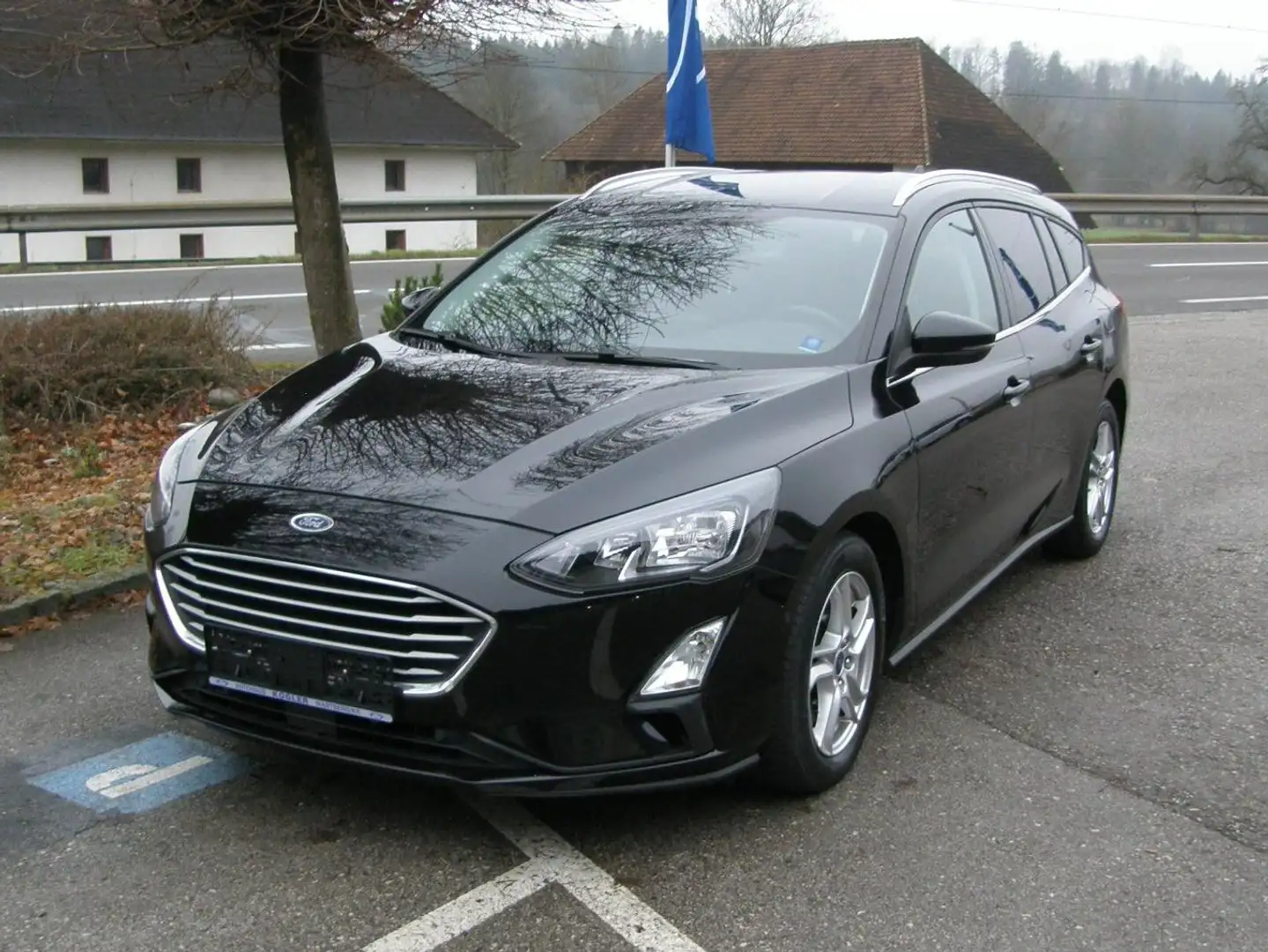 Ford Focus Cool & Connect Schwarz - 2