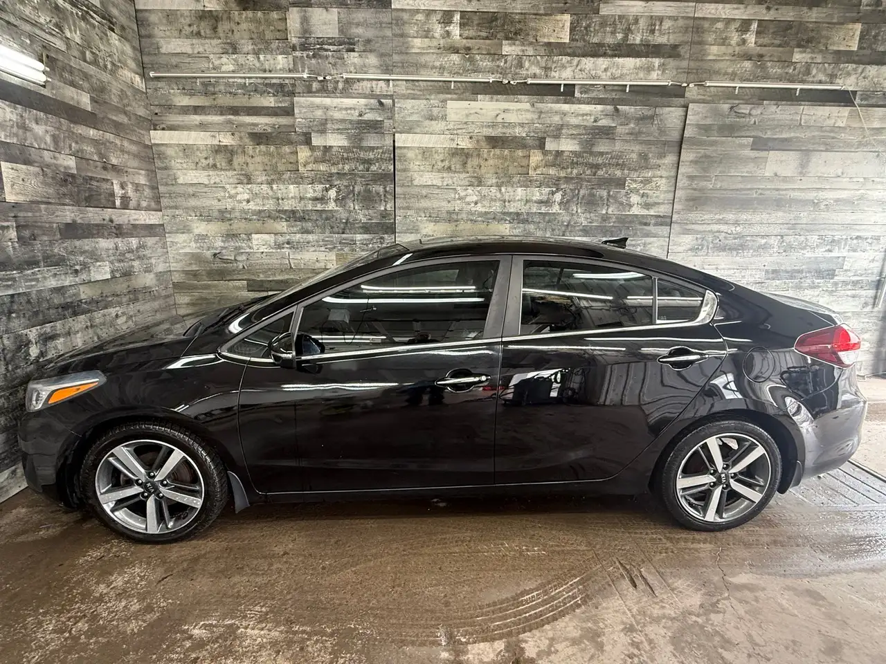 Kia Forte снимка Kia Forte