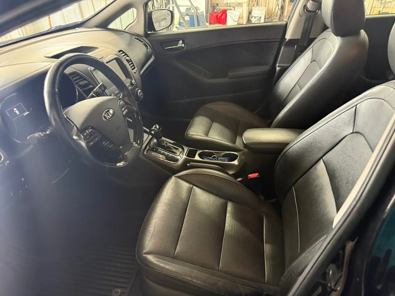Kia Forte снимка Kia Forte
