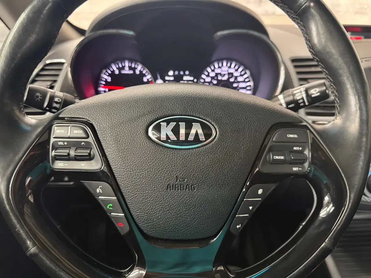 Kia Forte снимка Kia Forte