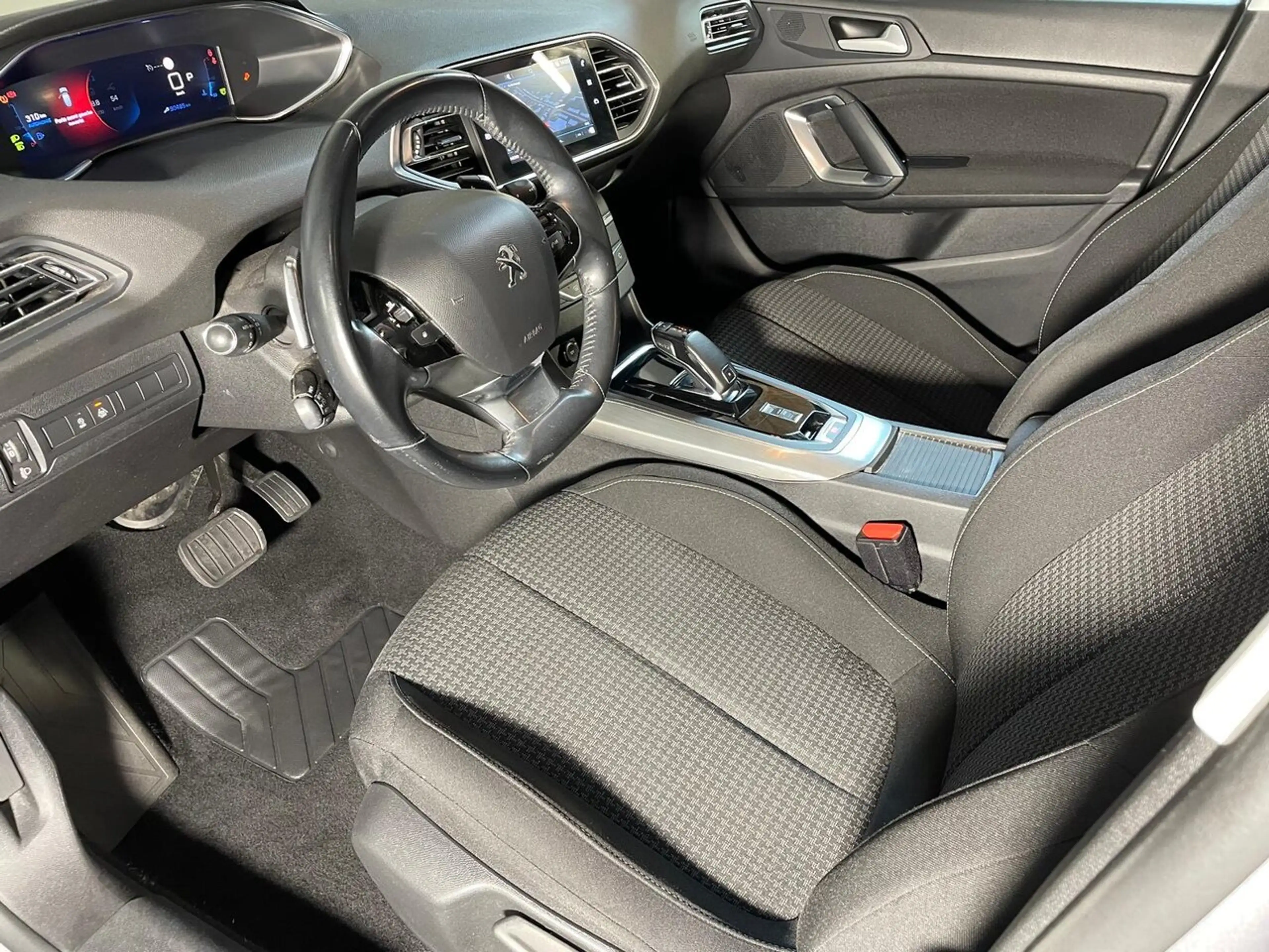 Peugeot 308 SW 1.5 BlueHDI 130 ACTIVE EAT8 GPS CARPLAY — photo 10