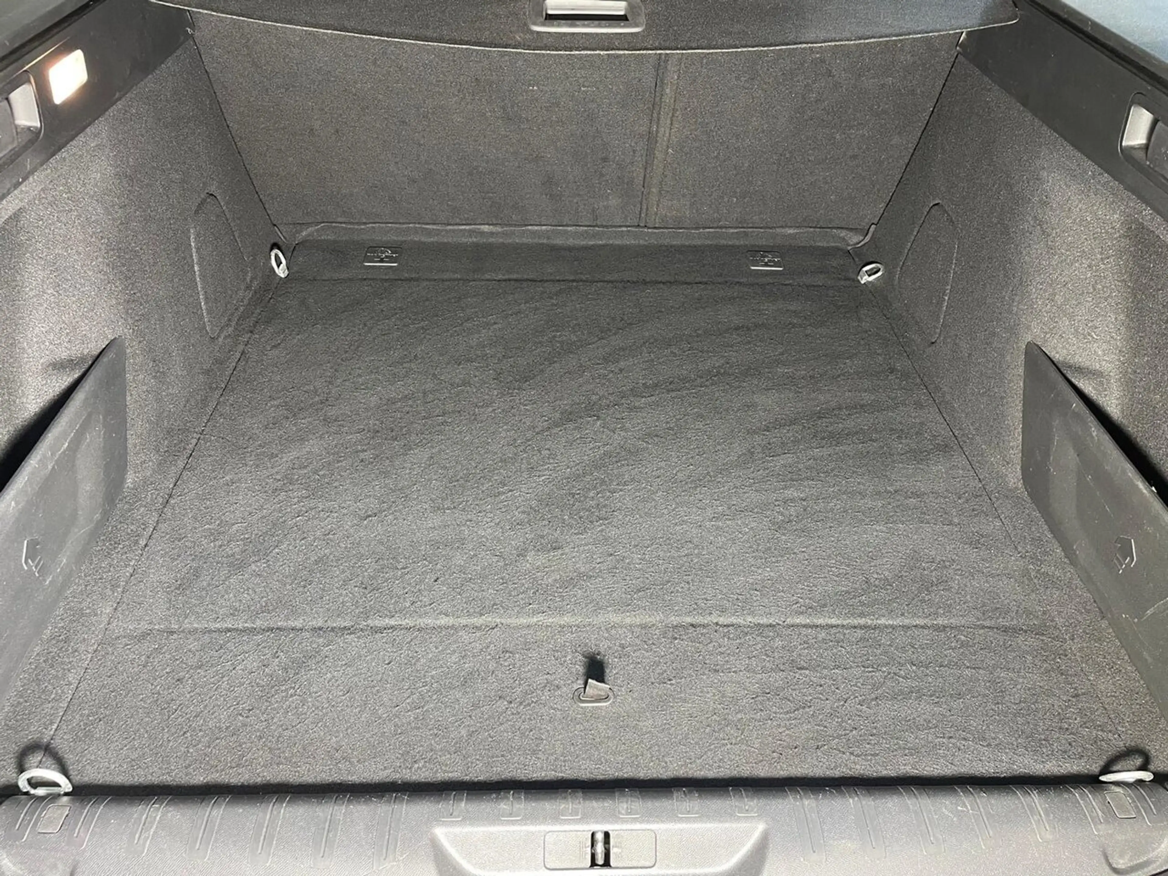 Peugeot 308 SW 1.5 BlueHDI 130 ACTIVE EAT8 GPS CARPLAY — photo 14